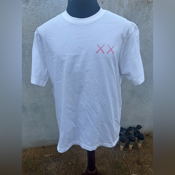New Kaws X Uniqlo UT Short-Sleeve Graphic T-Shirt White/Pink Men's Large - Picture 1 of 4